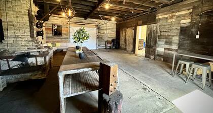 Historic Home Near Wi Dells, Lake Wi & Party Space Avail!