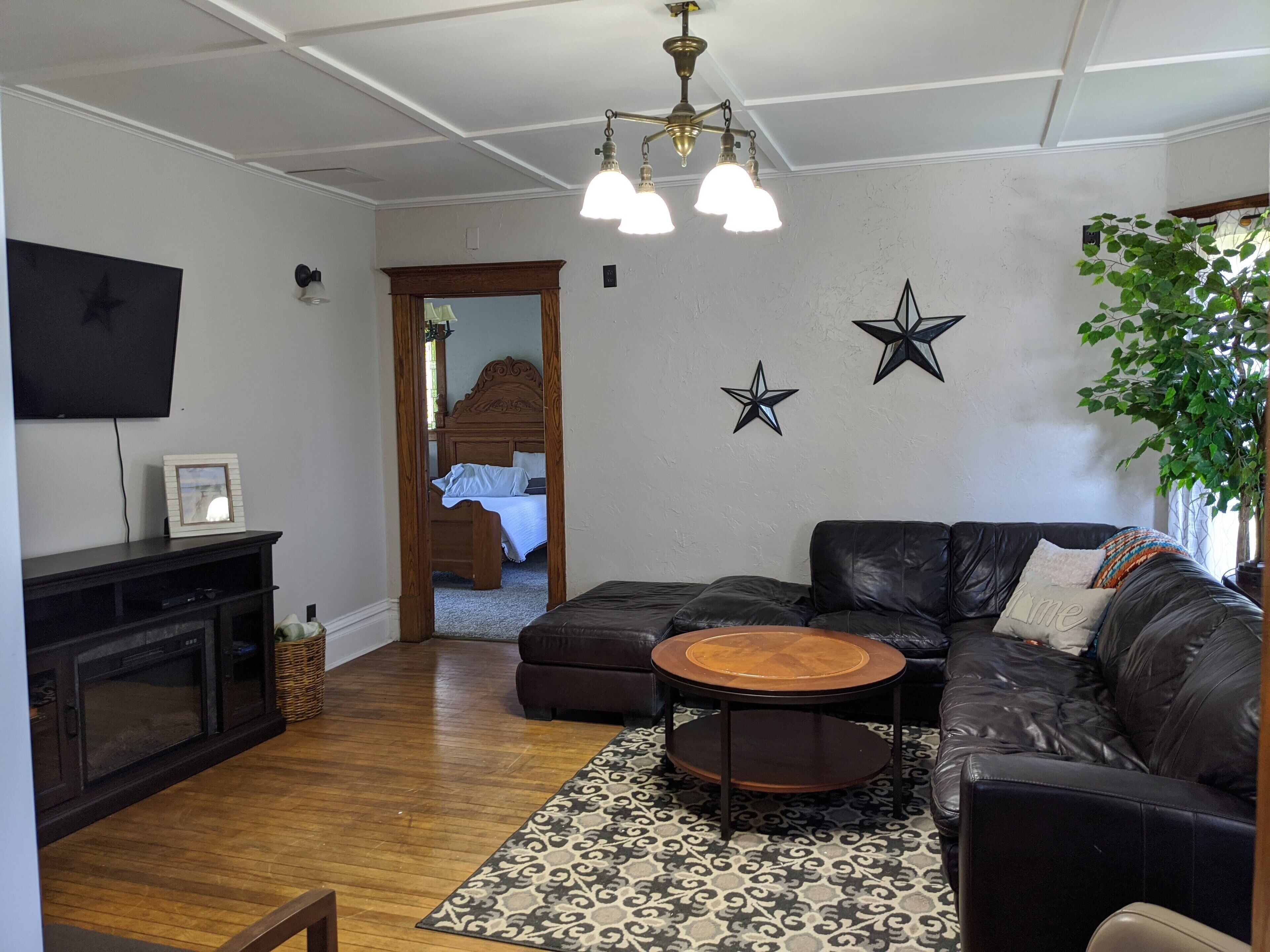 Historic Home Near Wi Dells, Lake Wi & Skiing with Party Space!