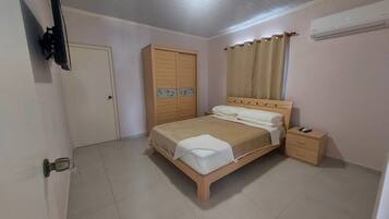 2 chambres, bureau, fer et planche à repasser, Wi-Fi gratuit