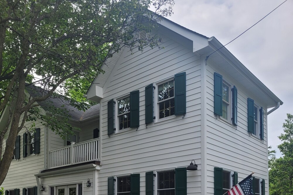 Historic Renovated Jackrabbit Cottage
