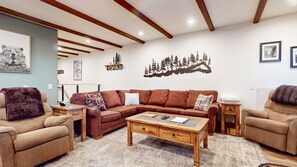 Smart TV, fireplace, DVD player