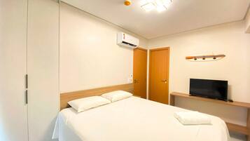 Family Apartment, 3 Bedrooms, Courtyard View | Individually decorated, individually furnished, desk, laptop workspace