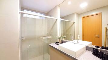 Studio | Badkamer | Een douche