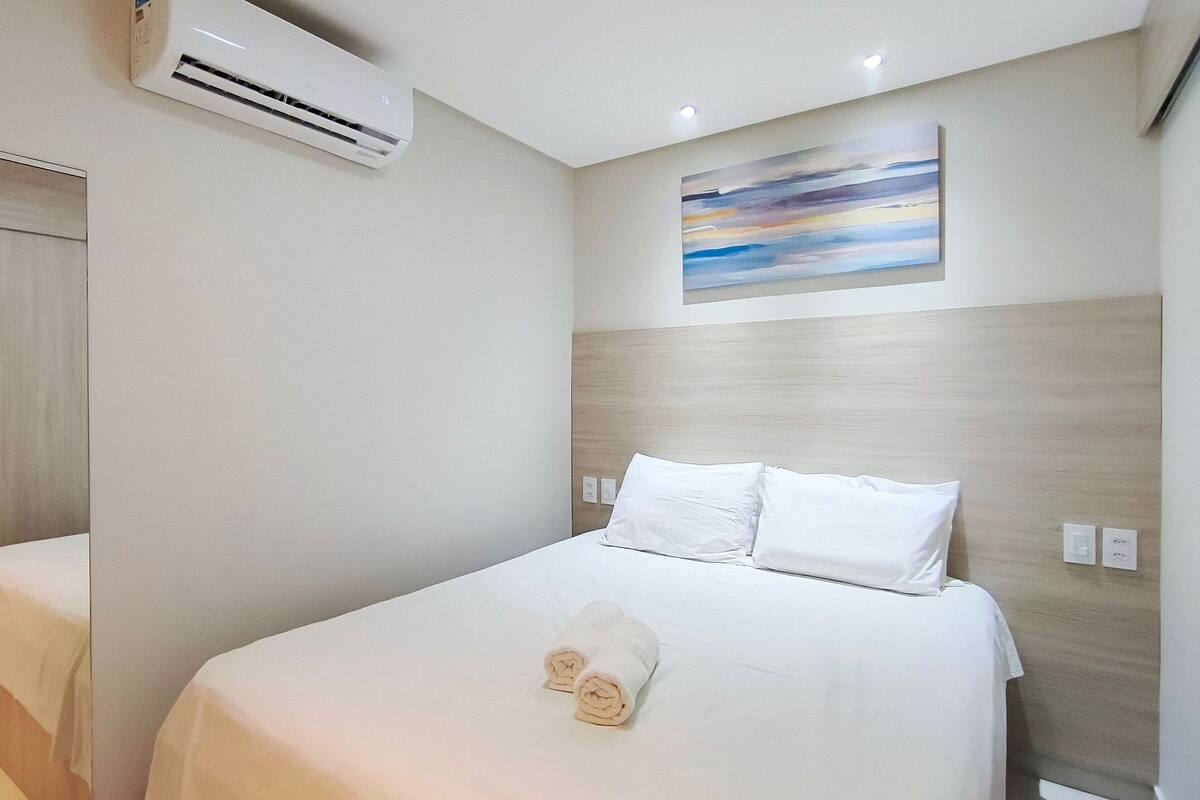 Family Apartment | Desk, laptop workspace, free WiFi, individually decorated