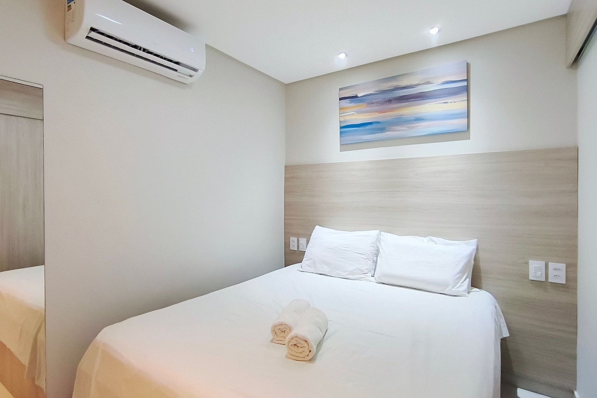 Căn hộ dành cho gia đình | Trang trí khác biệt, trang bị nội thất với thiết kế riêng biệt, bàn
