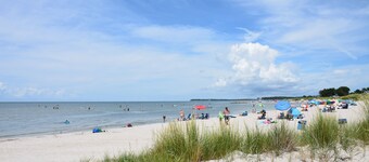 "Seahorse Retreat" Condo 1 block from Beach in historic Cape Charles!