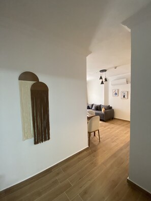 Appartement familial | Coffre-fort, décor unique, bureau