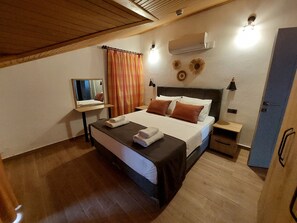 Deluxe Apartment | In-room safe, individually decorated, desk, laptop workspace - Duru Stone House (Datça)