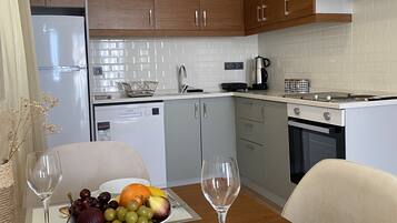 Apartamento standard | Cozinha privada | Geladeira, fogão, cooktop, lava-louças