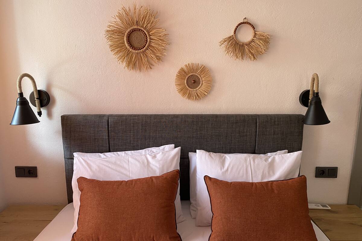 Family Apartment | In-room safe, desk, laptop workspace, blackout drapes