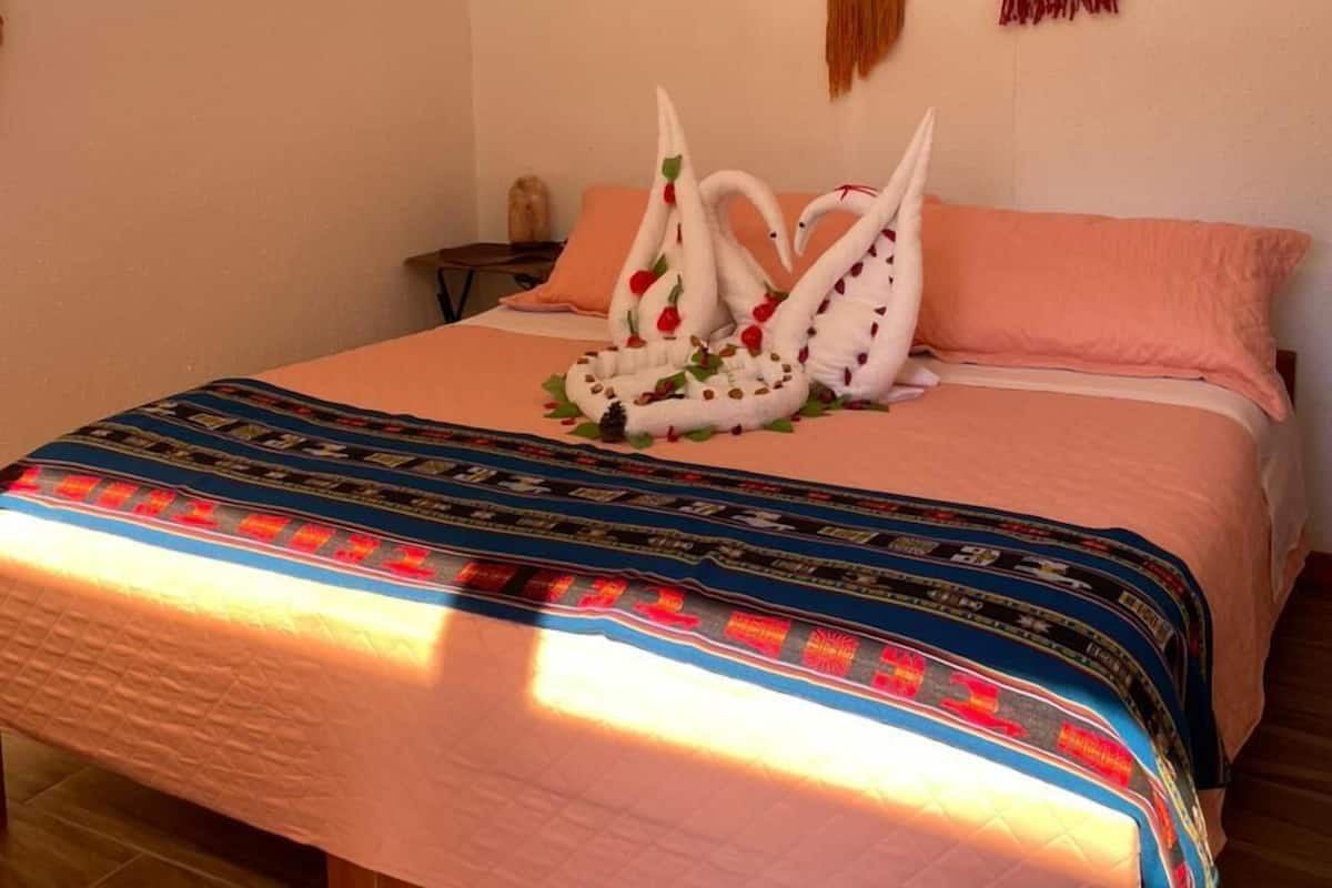 Literie hypoallergénique, surmatelas, décoration personnalisée
