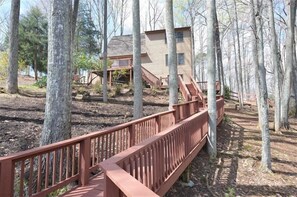 Property grounds - Pet Friendly, 2 Kayaks, Covered Boat Slip, Wifi! Come Visit "Sunrise Cove"! (Huddleston)