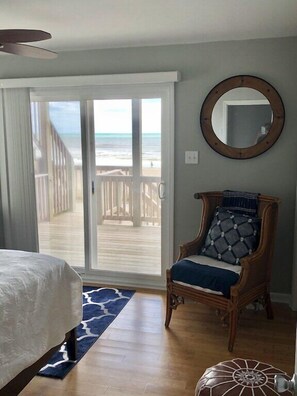 5 bedrooms, iron/ironing board, free WiFi, bed sheets - Oceanfront East/West side -5BR 3BA -Great Island Location Book Now! (Emerald Isle)