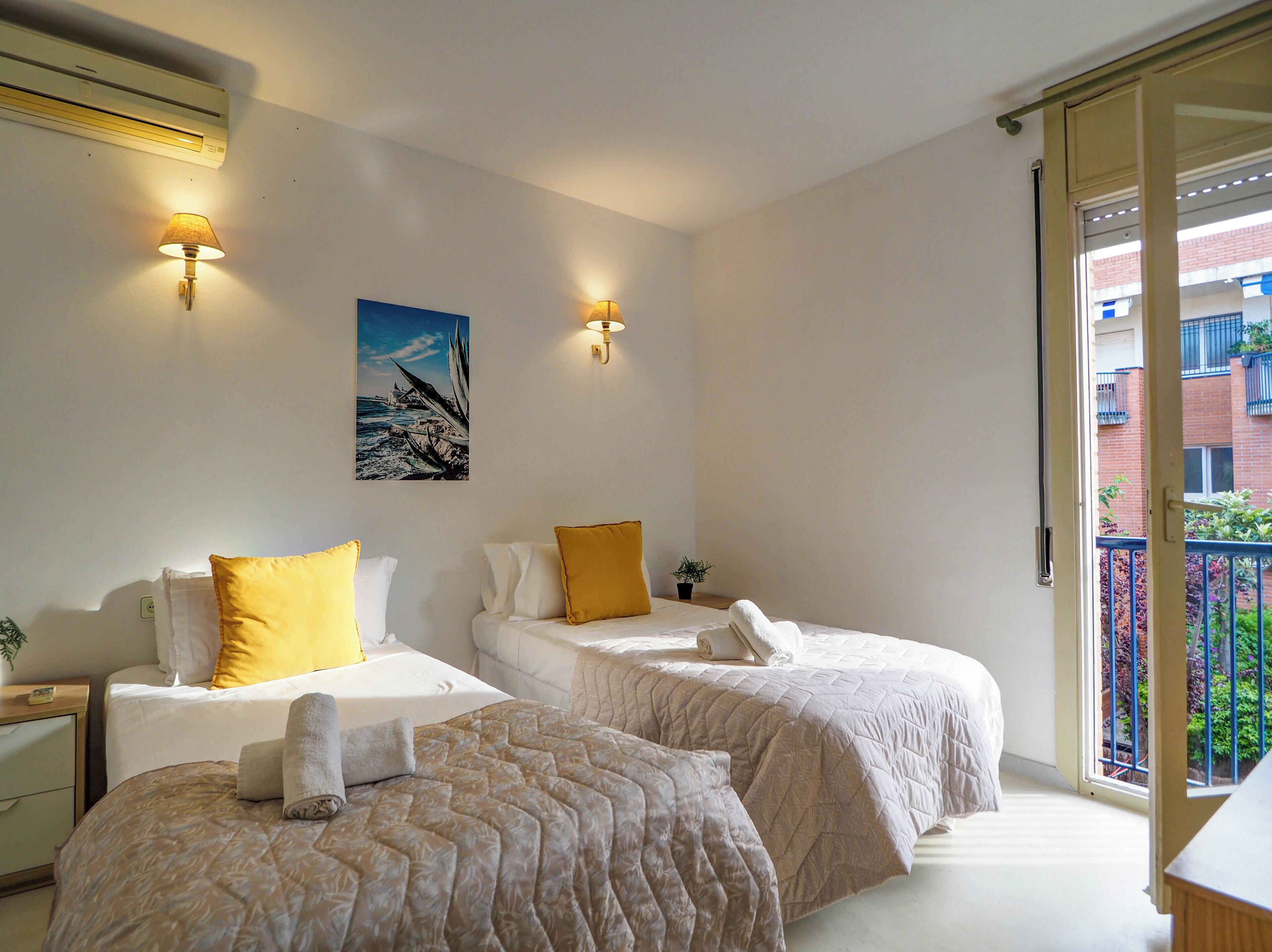 4 عدّة غرف نوم ومكواة/لوح كي وواي فاي مجانًا وملاءات أسرّة