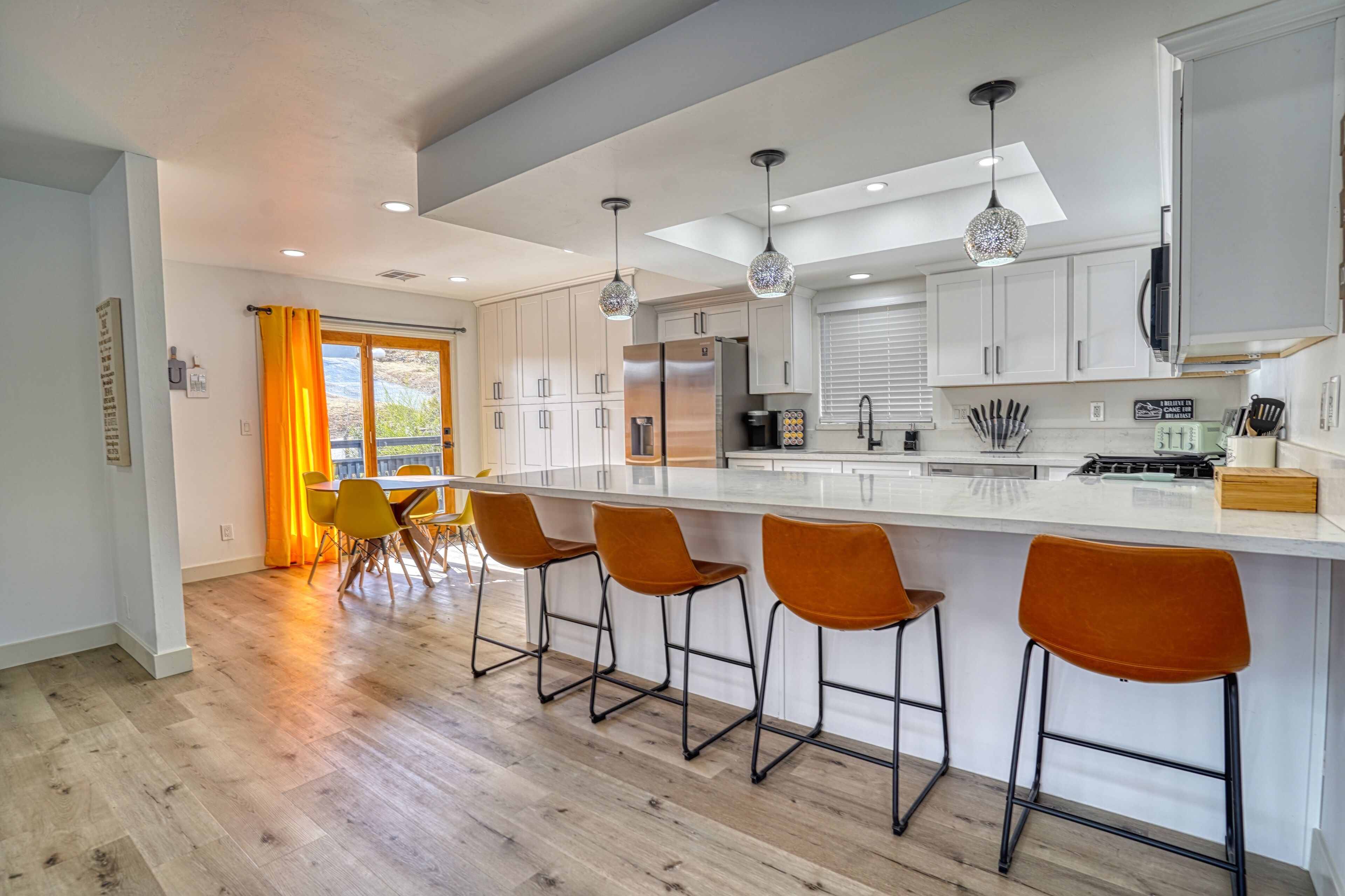 Hillside Terrace House Spa & Saloon -Tesla Charger Available-