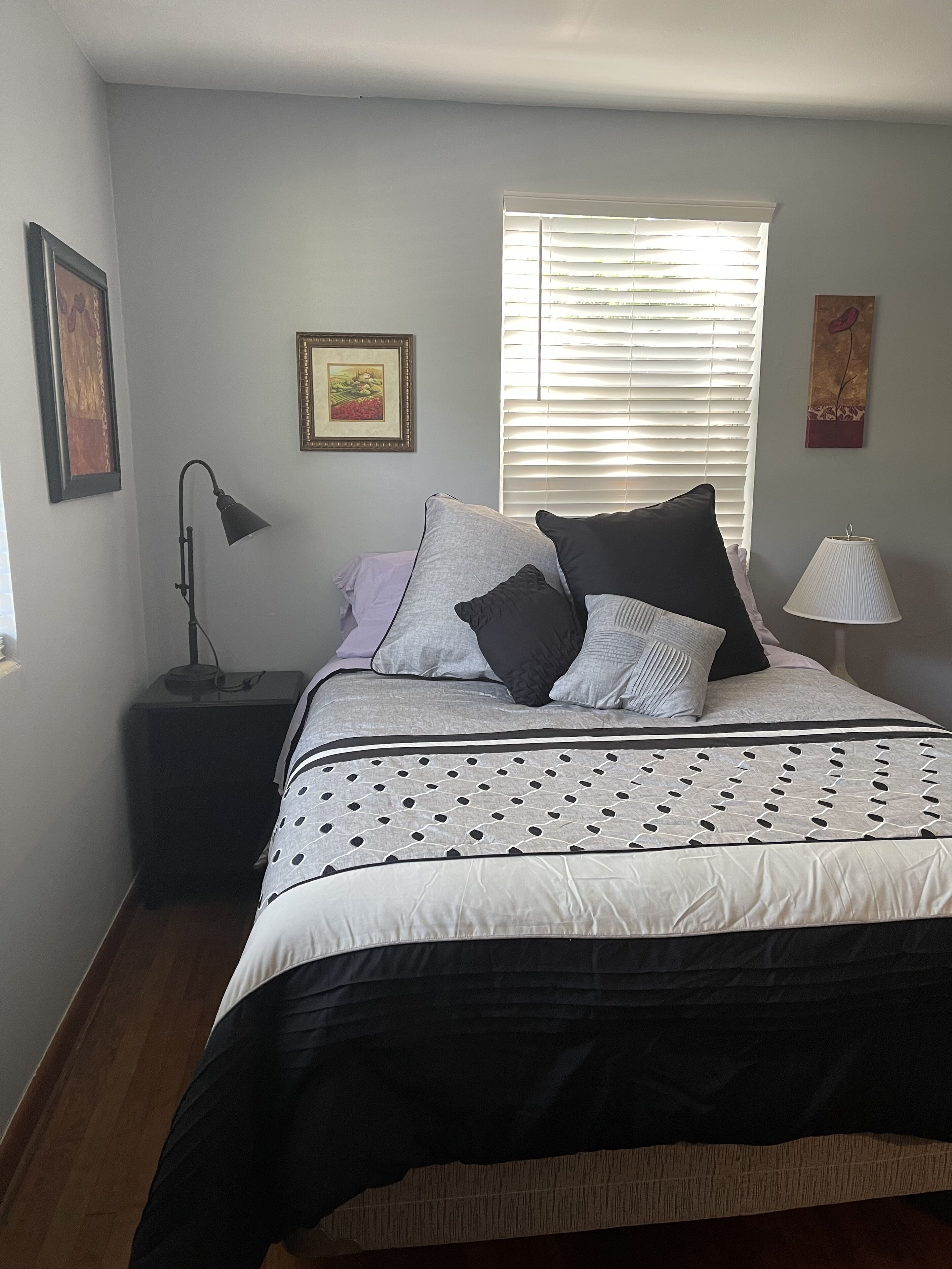 Comfortable home in Quiet neighborhood - sleeps up to 6