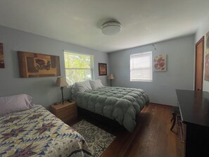 3 chambres, fer et planche à repasser, Wi-Fi gratuit, draps fournis