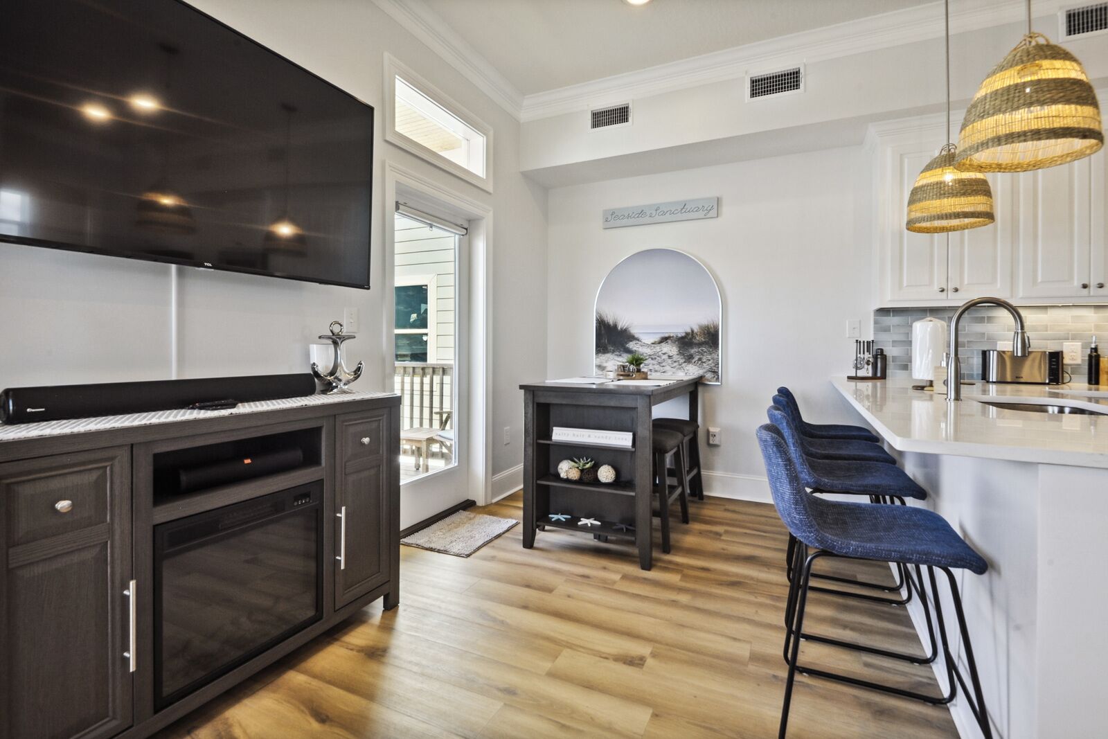 Vacation Vibes - Beachfront Home | Steps to the water <10 to downtown Gulfport 