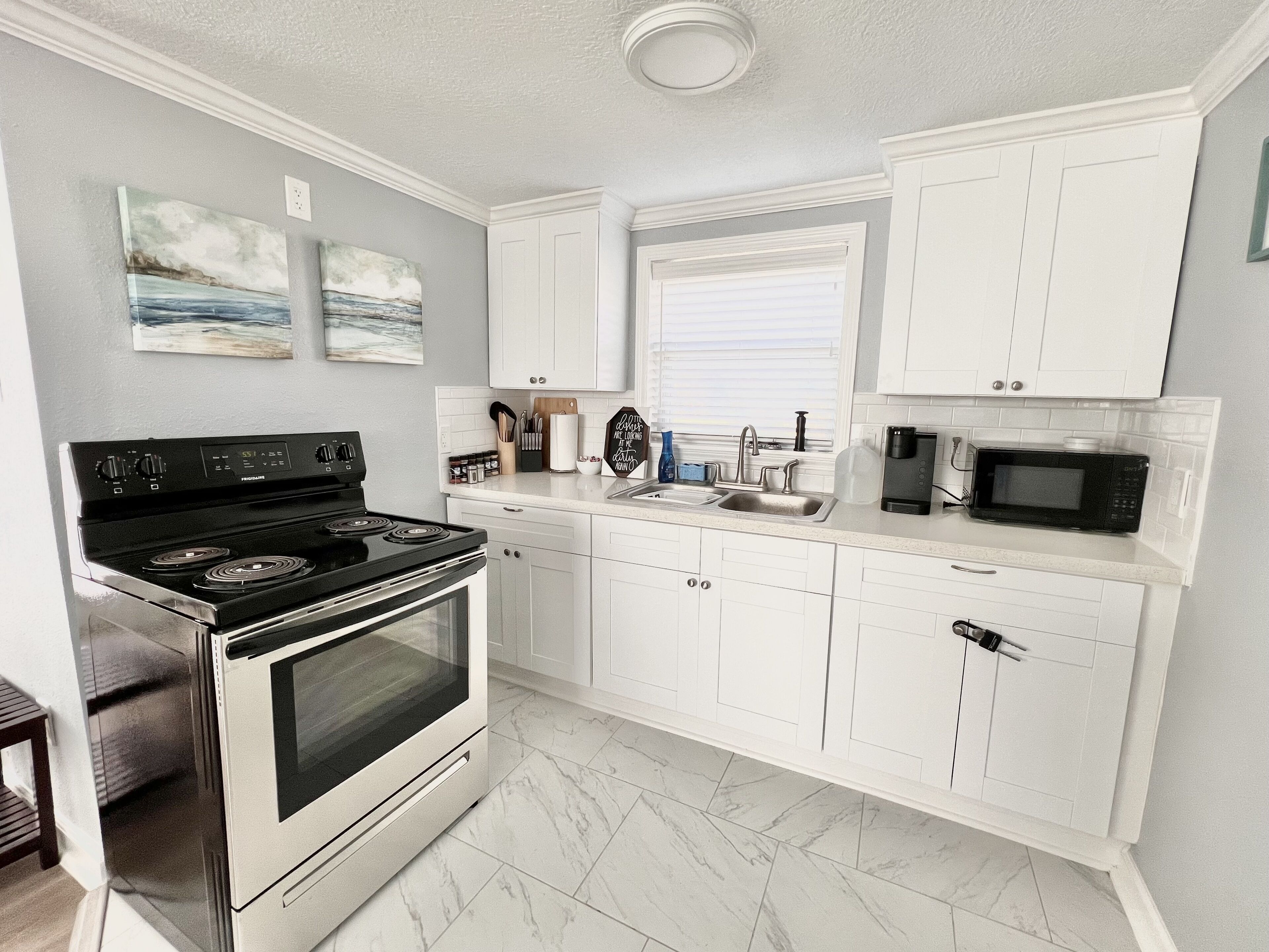 Studio 2min walk to beach/dining, sleeps 4, pet friendly