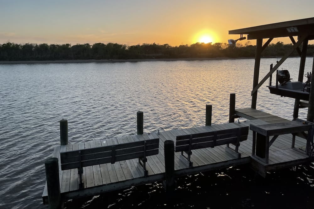 Matagorda Airbnb & Cheap Cabin Rentals from 39 AirCabins