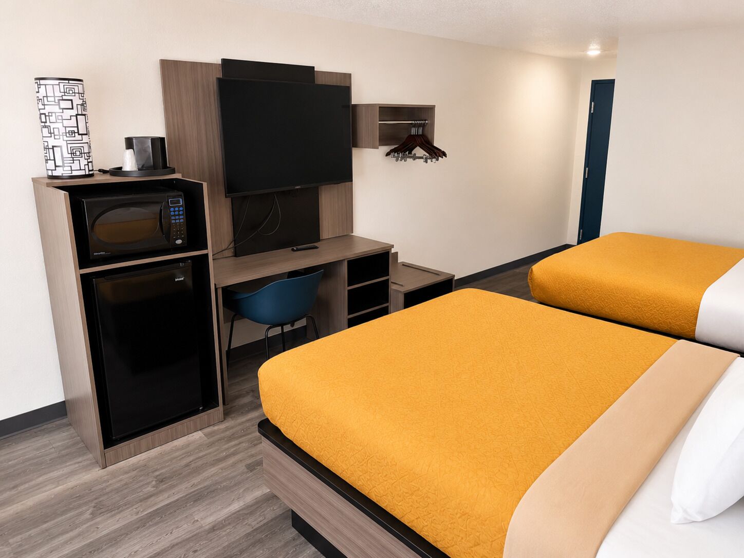 Basic-Doppelzimmer | Zimmersafe, Verdunkelungsvorhänge, kostenloses WLAN, Bettwäsche