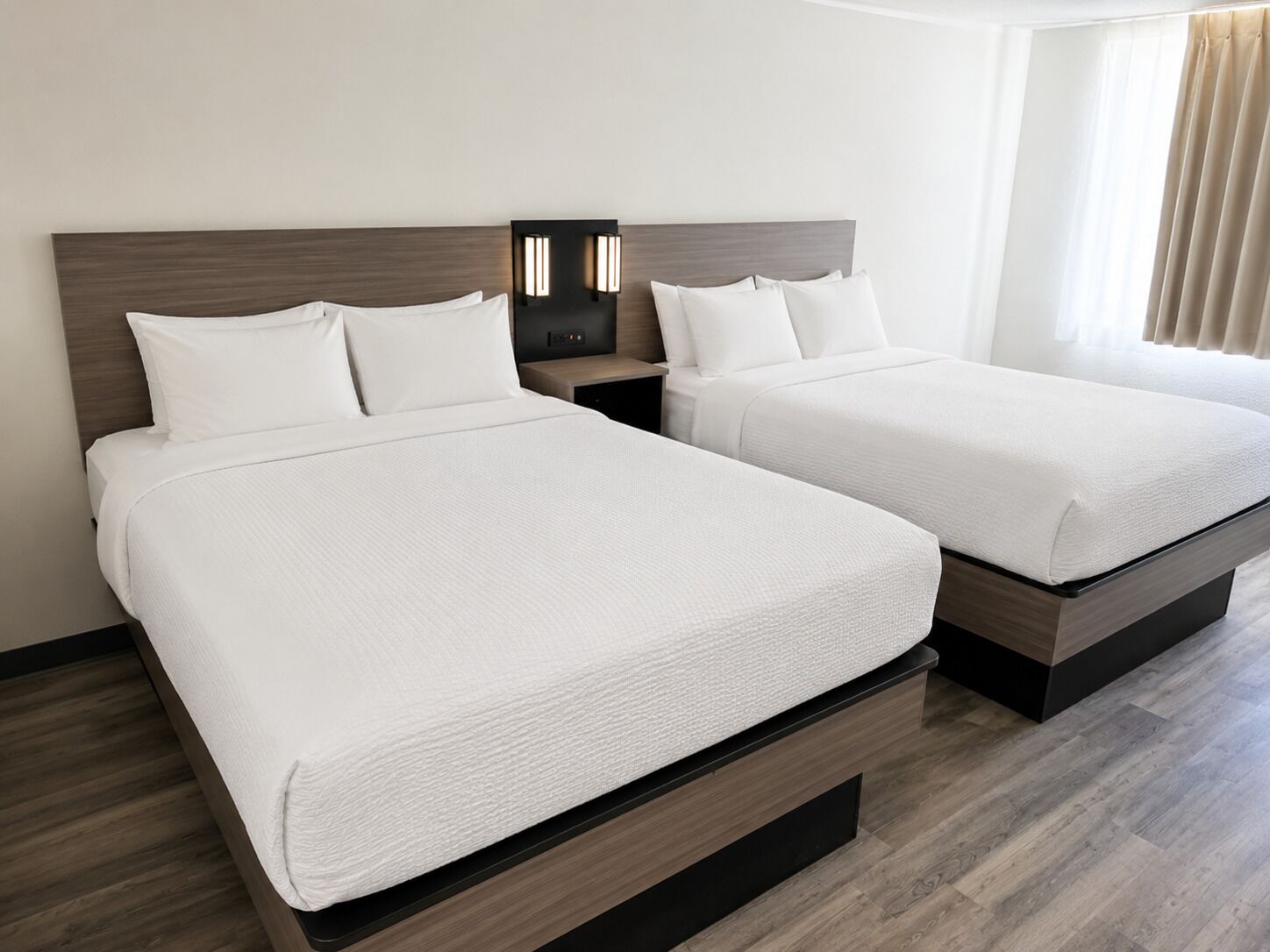 Habitación básica doble | Caja fuerte, cortinas opacas, wifi gratis y ropa de cama