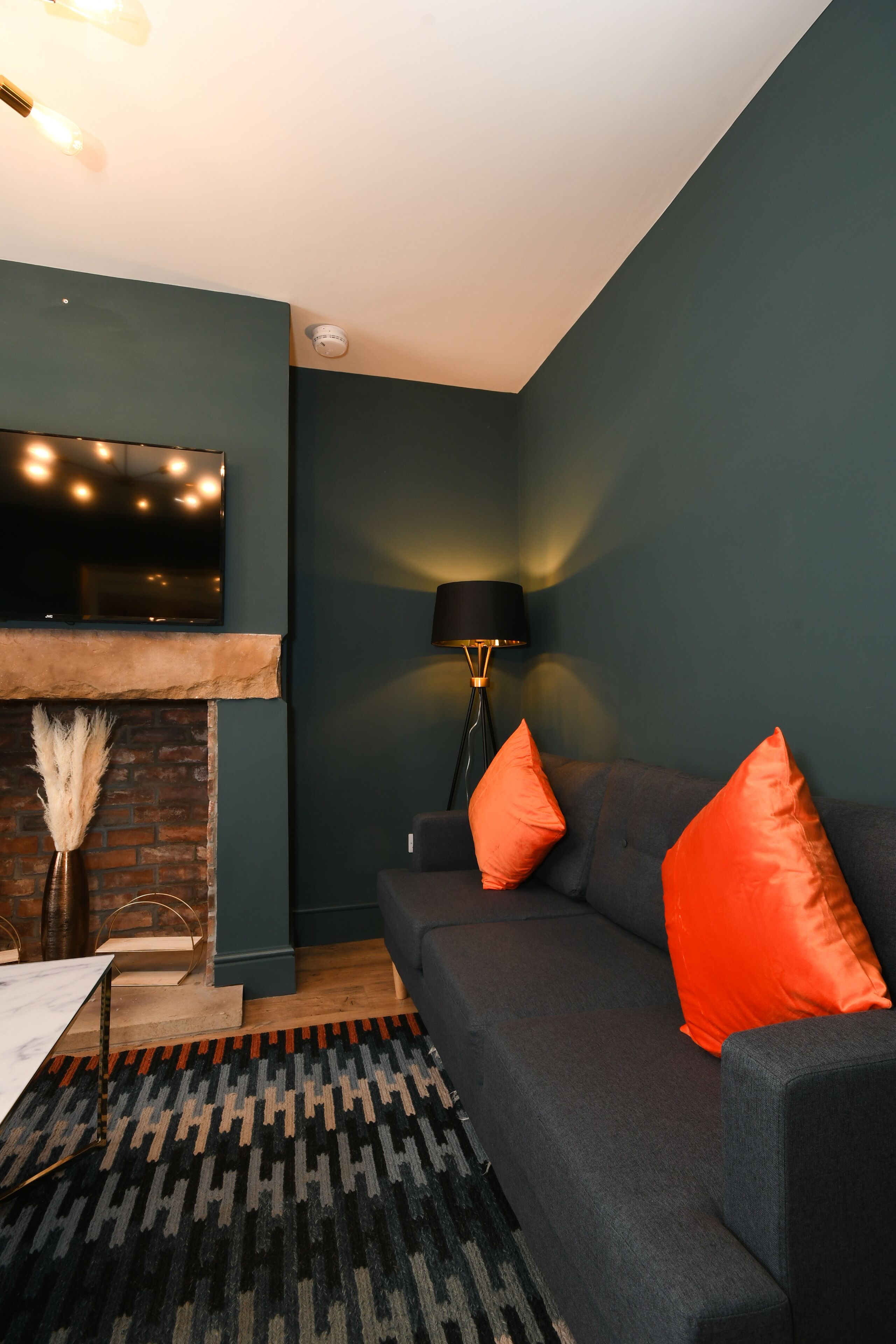 Cottage Style 3 bedroom House - Close to City centre & The Peaks