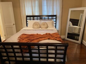 3 bedrooms, desk, iron/ironing board, WiFi