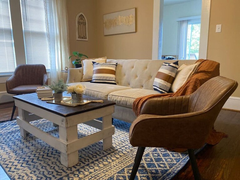 Pet-friendly 3br Near Downtown! Deck & Fenced Yard - Concord, NC