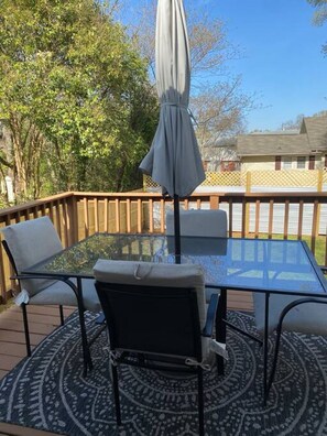 屋外ダイニングエリア