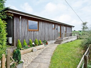 Exterior - 3 bedroom accommodation in Hawkchurch, Axminster (Hawkchurch, Axminster)
