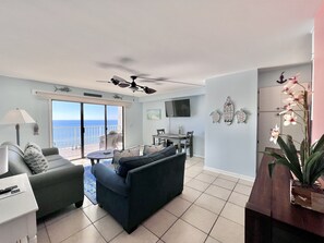 Smart TV y futbolito 