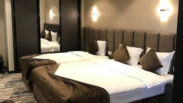 Chambre Familiale avec lits jumeaux | Articles gratuits dans le mini-bar, coffres-forts dans les chambres