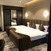 Minibar, in-room safe, iron/ironing board, free WiFi
