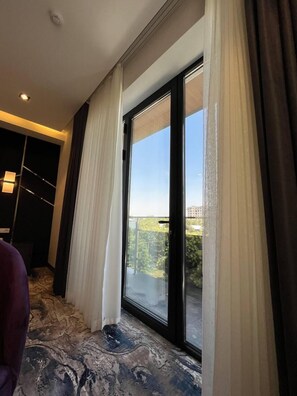 Luxury Room | Free minibar, in-room safe, iron/ironing board, free WiFi - Unique Hotel (Tashkent)