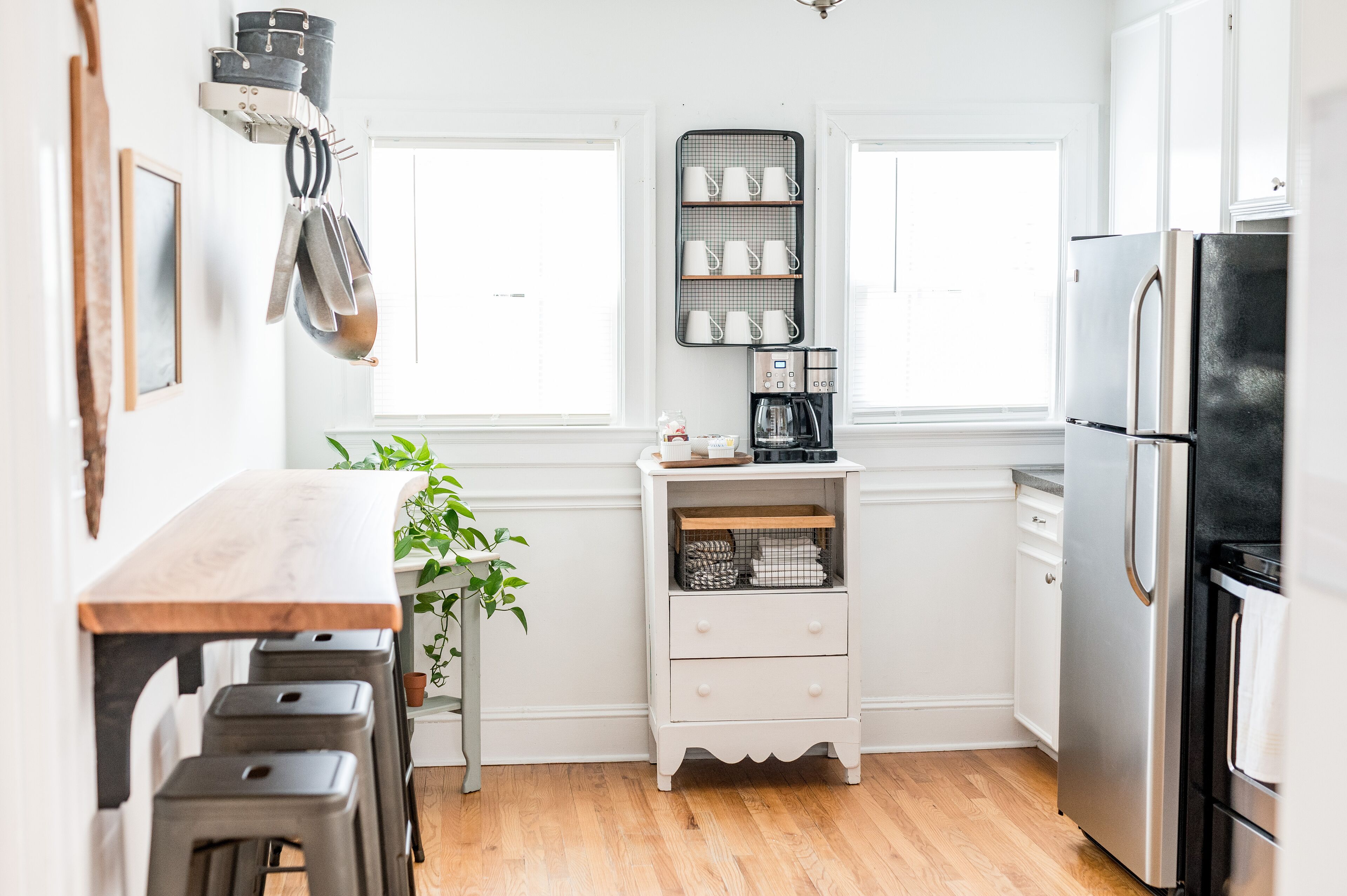 Colonial Gem: Walk to Dining & Park, Near Downtown!