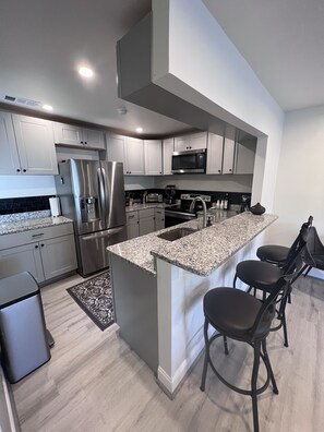 Fridge, oven, stovetop, blender