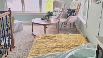 4 Schlafzimmer, Schreibtisch, Bügeleisen/Bügelbrett, Reisekinderbett