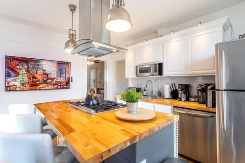 Grand Fairfield Getaway- 5BR Fam-Friendly near I95&Shops - Spacious&Gracious

