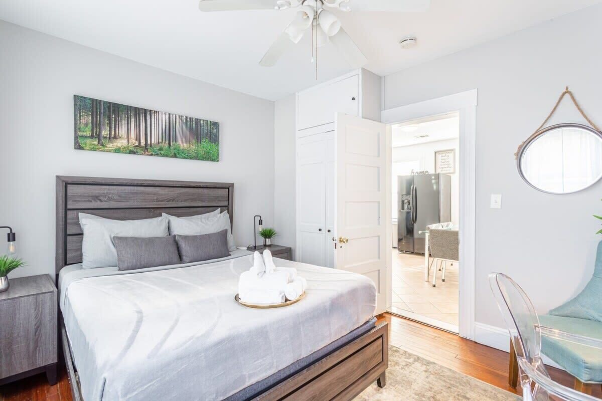 5 habitaciones, escritorio, tabla de planchar con plancha y wifi gratis 