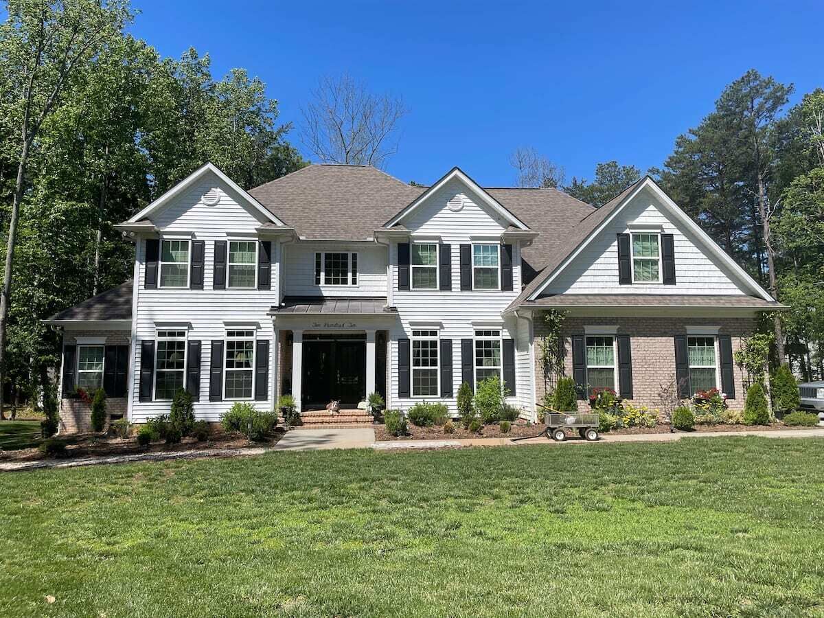 The Cove at Blarney - Waterfront Home with Hot Tub