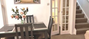 Poole, Holes Bay Harbour Nature Reserve - 'Right' next to the water :-) Sleeps 3