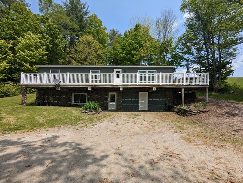 Cozy private country setting - 15 miles from Woodstock