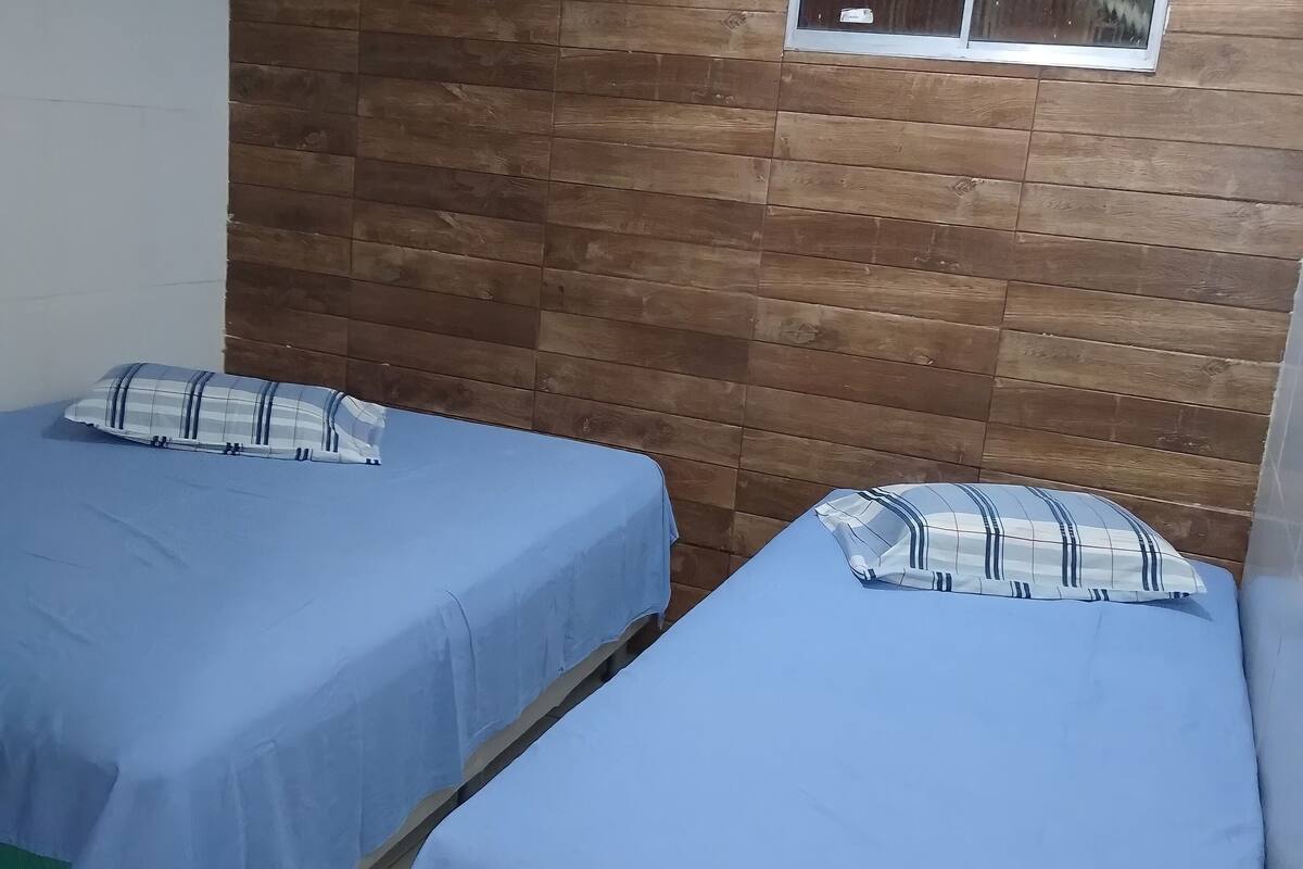 economy twin room, private bathroom | 1 bedroom, free wifi, bed sheets