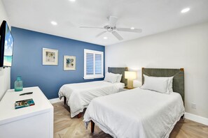 2 bedrooms, desk, iron/ironing board, WiFi