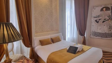 Desk, blackout drapes, soundproofing, free WiFi