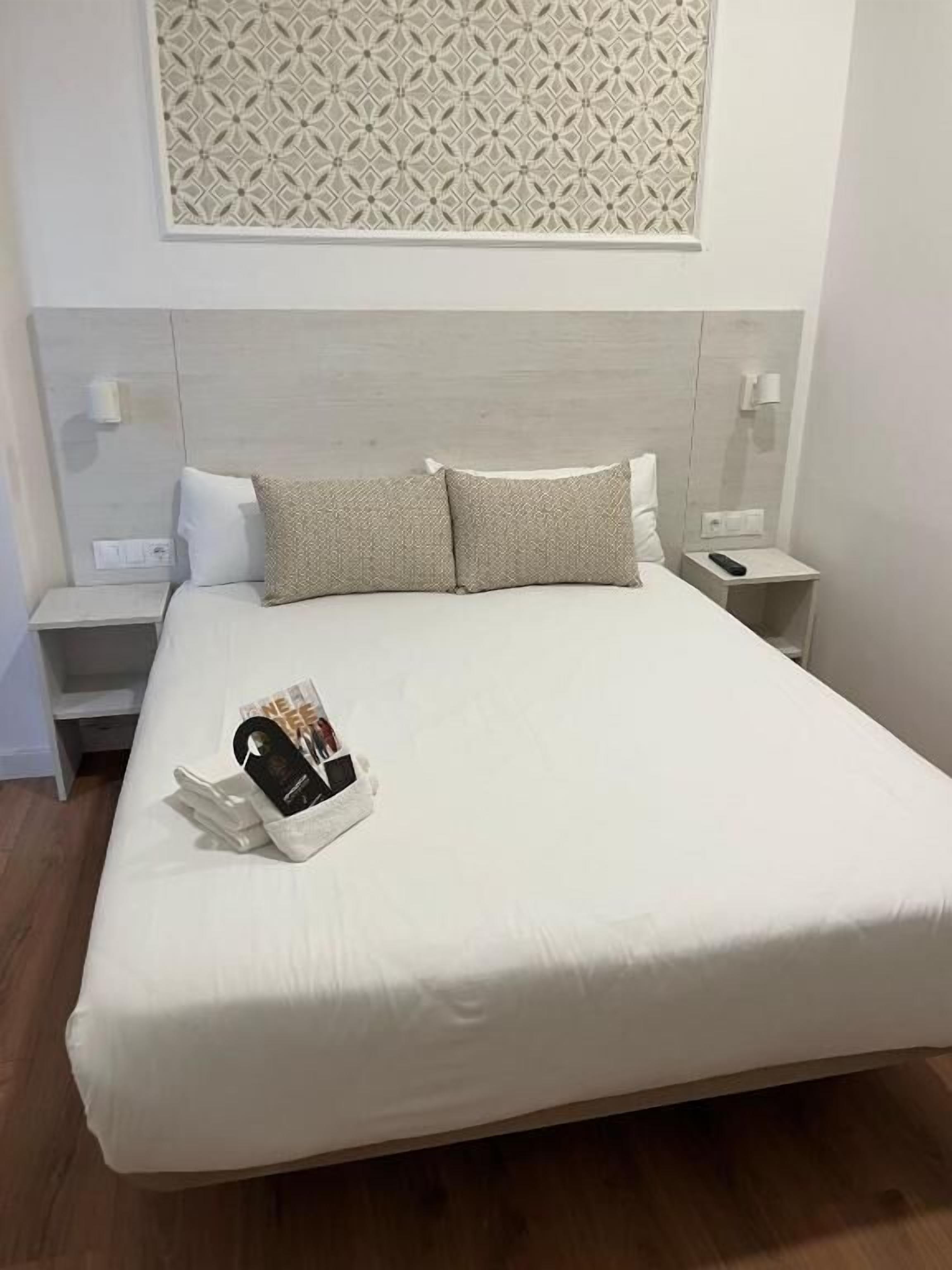 Habitación doble | Escritorio, cortinas blackout, insonorización y wifi gratis 