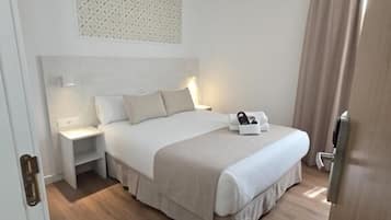 Desk, blackout drapes, soundproofing, free WiFi