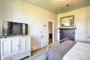 5 habitaciones, escritorio, tabla de planchar con plancha y wifi gratis 