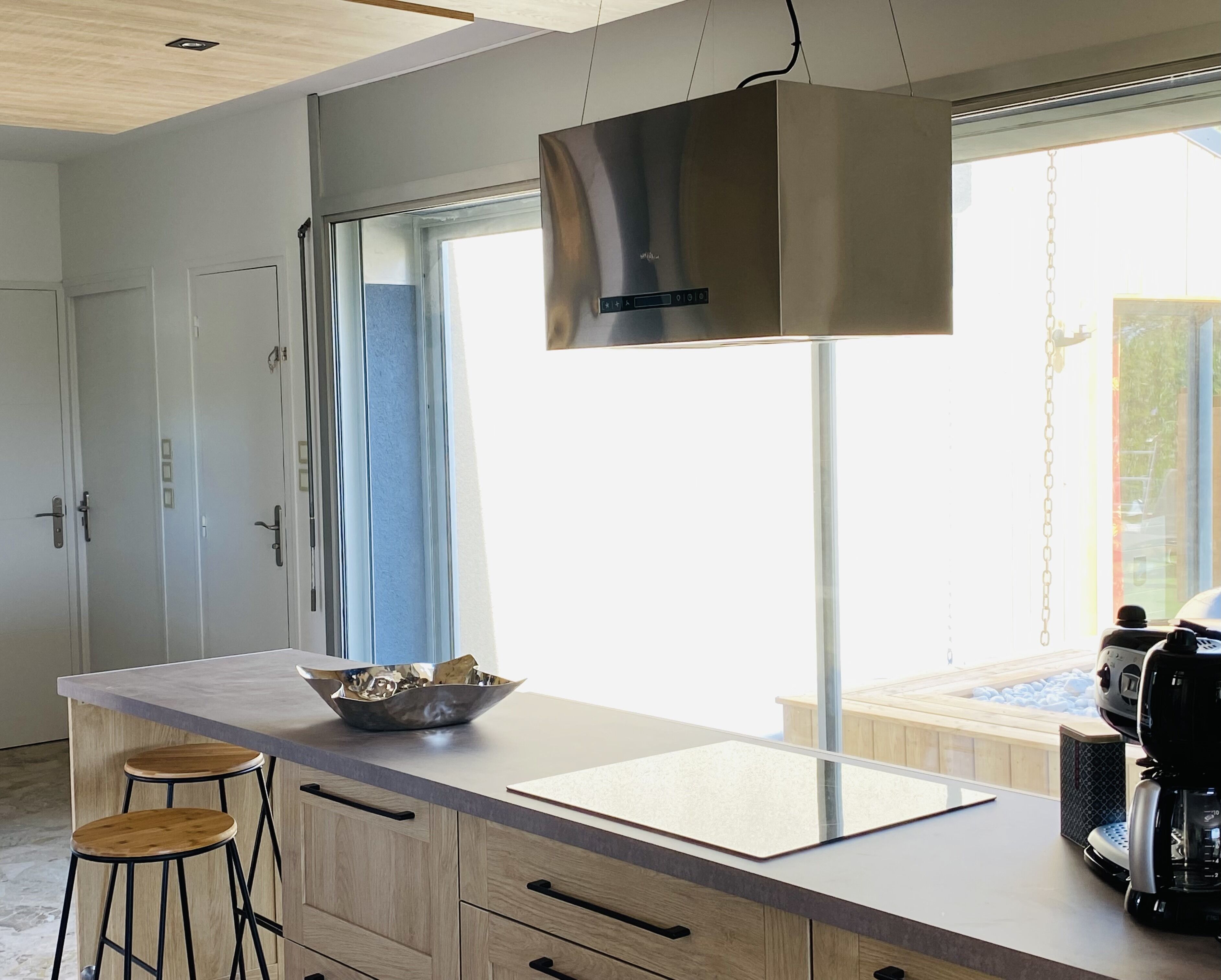 Bright villa, jacuzzi, private pool, 20,000m2 park, Vercors view